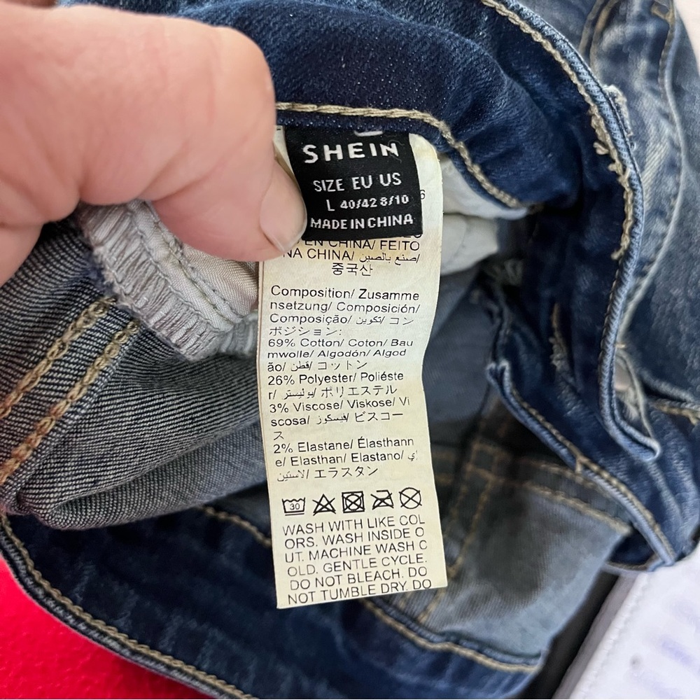 SHEIN Dark Blue Flare Jeans size large - Picture 5 of 5